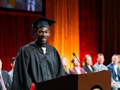 A ex-sênior da USC Marqise Lee está de volta à escola e realizando um sonho