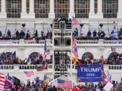 Exige pagamento do novo fundo “anti-armas” de Trump, apesar da oposição
