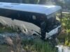Ônibus bate em carro na Virgínia, matando 5 e ferindo 34, diz a polícia estadual