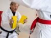Sensei voltou. O querido dono do dojo retorna às Palisades devastadas pelo fogo