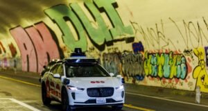 A Califórnia multará robotáxis que violarem as leis de trânsito. Veja como