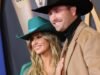 Lainey Wilson casou-se com Devlin Hodges em Tennessee Falls