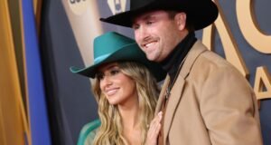Lainey Wilson casou-se com Devlin Hodges em Tennessee Falls