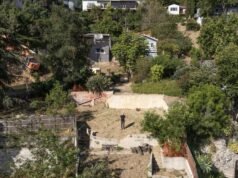 ‘Kafkaesque’: a luta de um homem para construir uma casa no topo de uma colina em Los Angeles
