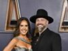 Zac Brown e Kendra Scott vão se casar em Santorini