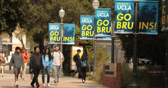 urlhttps3A2F2Fcalifornia-times-brightspot.s3.amazonaws.com2Fb72Fa22F90626dc046719d0cd8b0d95a.jpeg