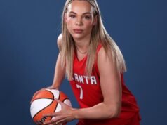 Holly Winterburn corta Dream enquanto pega o ônibus para o primeiro jogo
