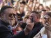 Russell Crowe chama os buscadores de autógrafos de ‘clickbait’
