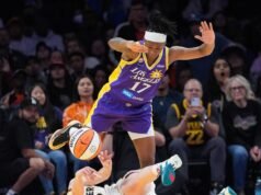 Caitlin Clark e Indiana Fever vencem Sparks
