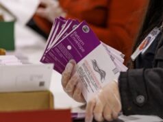 Os eleitores de LA votarão em oito distritos da Câmara Municipal, dois dos quais com cadeiras abertas