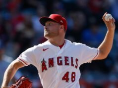 Reid Detmers faz 14 anos, Angels vence Rangers