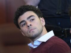 O júri permite que arma e caderno sejam provas no julgamento de Mangione pelo assassinato do CEO da UnitedHealthcare