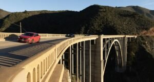 Autoridades estão planejando restrições de estacionamento ao redor da ponte Bixby Big Sur