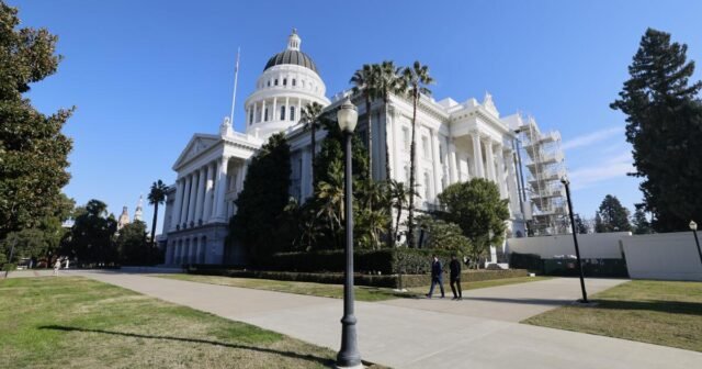 urlhttps3A2F2Fcalifornia-times-brightspot.s3.amazonaws.com2Ff42F532Ff9a323c84680945e39c1cbef.jpeg