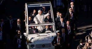 Por que a polícia não pode multar o Papa Leão?