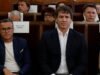 O secretário-geral do Conselho Provincial de Badajoz defende que a mudança de posição de David Sánchez é uma decisão política sujeita a controlo legal.
