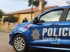 Terror em Santa Fé: menino de 10 anos pede ajuda depois que seu padrasto mata sua mãe.
