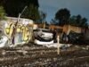Caos em Tultepec: SUV bate em ônibus e fere uma família