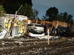 Caos em Tultepec: SUV bate em ônibus e fere uma família