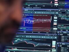 Os índices de Wall Street fecham mistos: Nasdaq e S&P 500 cederam por causa da tecnologia