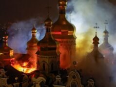 Rússia invade a Ucrânia e queima a histórica Catedral da Dormição em Kiev: pelo menos 9 mortos