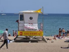 Um dos três resgatados ontem morreu afogado na praia de Tarragona