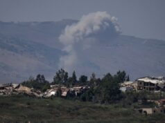 Apesar do acordo de paz, Israel atacou alvos do Hezbollah no sul do Líbano e relatou violações do cessar-fogo.