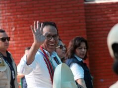 Roberto Sánchez já está na prisão de Barbadillo com Pedro Castillo para acompanhar o esperado flash das eleições.