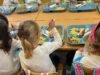 Frutas e vegetais frescos todos os dias e menos frituras: assim será a alimentação escolar dos 0 aos 3 anos de acordo com os novos padrões de consumo.