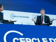 Feijóo pede mudança de governo na província de Junts, mas diz que não procura “esmolas” nem “entregá-las”