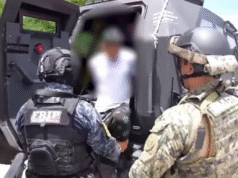 Desmantelaram uma quadrilha dedicada à extorsão gradual em Chiapas após três operações: nove estrangeiros foram detidos.