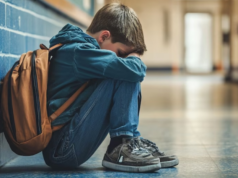 Do estresse ao isolamento no Peru: os danos invisíveis do cyberbullying infantil