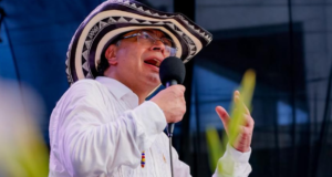 Petro propôs fazer uma “bula” para que as pessoas possam exercer o direito de voto no segundo turno: “Sai todo mundo”