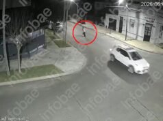 Vídeo: ele volta da universidade e três homens tentam sequestrá-lo em Burzaco