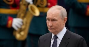 A economia de guerra da Rússia está em dificuldades, mas não à beira do colapso