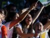O Papa Leão XIV aconselha aos milhares de jovens na vigília da Praça de Lima: “Devemos procurar a verdade porque muitas vozes na rede nos enganam”