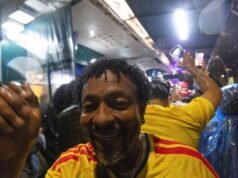 Foi assim que os colombianos comemoraram a vitória do Tricolor por 3 a 1 na primeira partida na Copa do Mundo