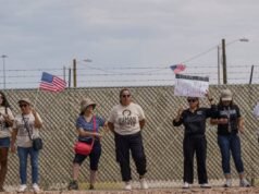 Eles alegam espancamentos e negligência médica no maior centro de detenção de imigração da América
