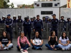 Deputado chavista brinca com El Helicoide e lembra às vítimas que é um centro de tortura