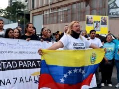 O Foro Penal estimou que havia 389 presos políticos na Venezuela e 11 mil foram libertados com condições restritivas à sua liberdade.
