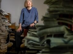 Dean, jornalista do leste de Los Angeles, se aposenta após 55 anos