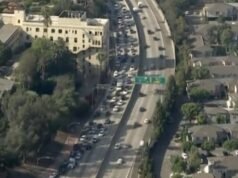 Northbound 101, perto do centro de Los Angeles, fechada devido à atividade policial
