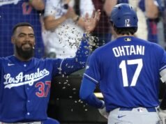 Teoscar Hernández retorna, Dodgers vence o Atletismo por 17
