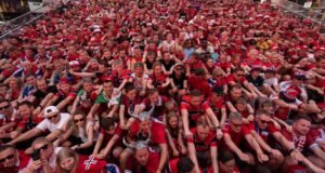 Noruegueses ‘numeram’ a Times Square enquanto fãs globais saem às ruas