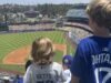 Um dia no Dodger Stadium com meus filhos custa centenas só para passar pelo portão