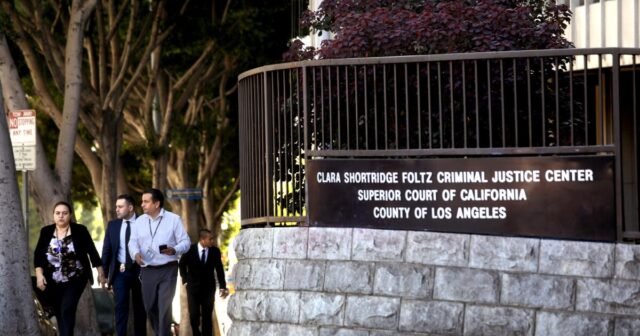urlhttps3A2F2Fcalifornia-times-brightspot.s3.amazonaws.com2F2d2Fae2F54477be44c19870fdb0602ea.jpeg