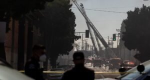Quais são os riscos de fumaça e para a saúde causados pelo incêndio em Boyle Heights?