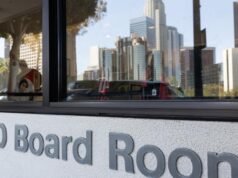 Novas metas de aprendizado, demissões e nada de Carvalho. Conselho escolar de Los Angeles traça novo rumo