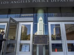 Oficial do LAPD atingido com colete balístico, suspeito ferido em tiroteio após perseguição em Boyle Heights