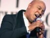 O cantor de R&B vencedor do Grammy Peabo Bryson sofreu um derrame